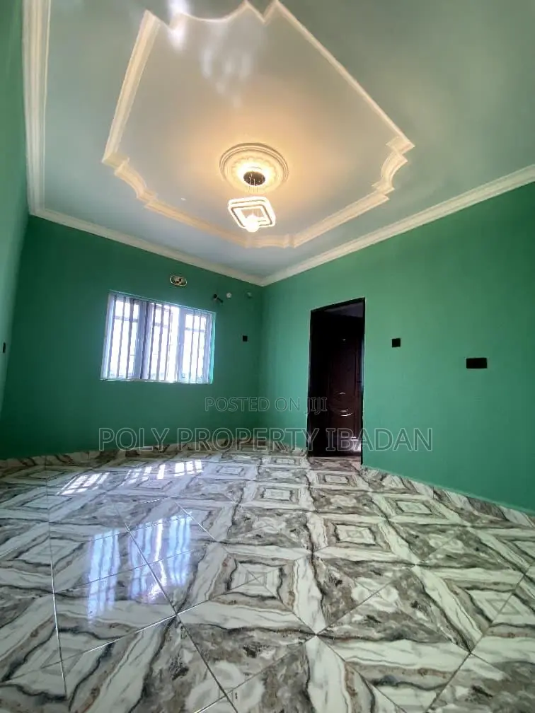 2bdrm Apartment in Bolumole, CHallenge / Ibadan for rent