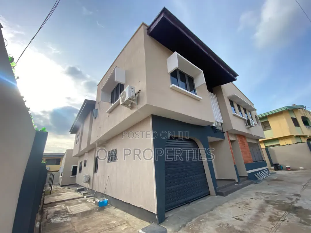 Furnished 11bdrm Mansion in Alafia Estate Orogun for sale