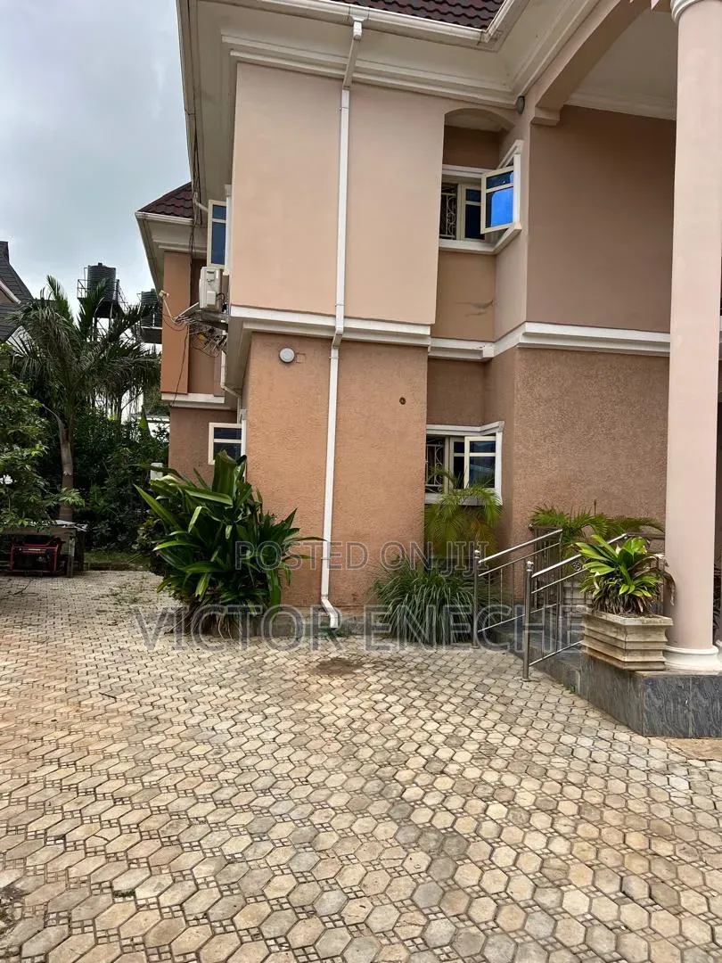 5bdrm Duplex in Ipent 7, Gwarinpa for sale