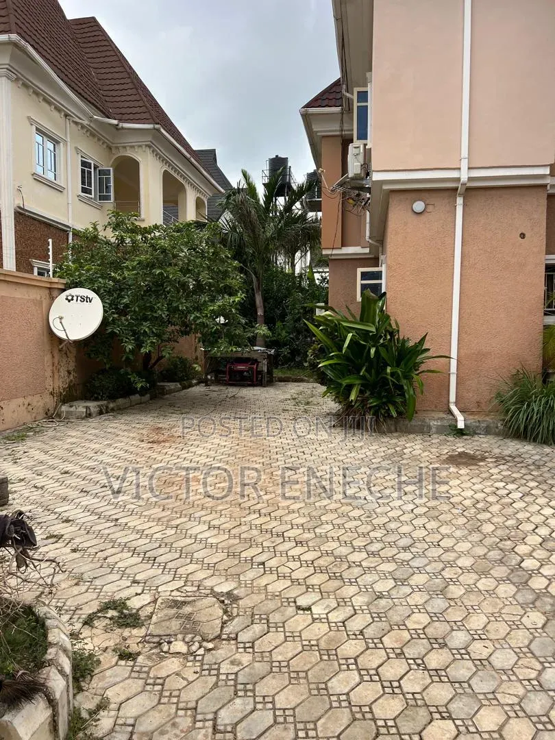 5bdrm Duplex in Ipent 7, Gwarinpa for sale
