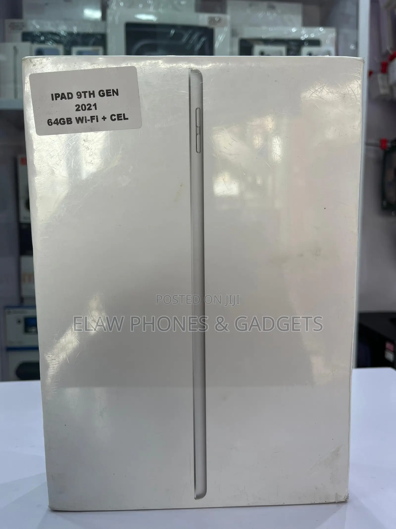 New Apple iPad 10.2 (2021) 64 GB Silver