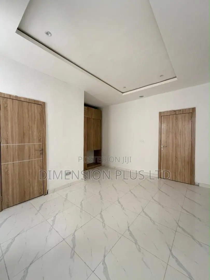 3bdrm Townhouse/Terrace in Abraham Adesanya Estate for sale