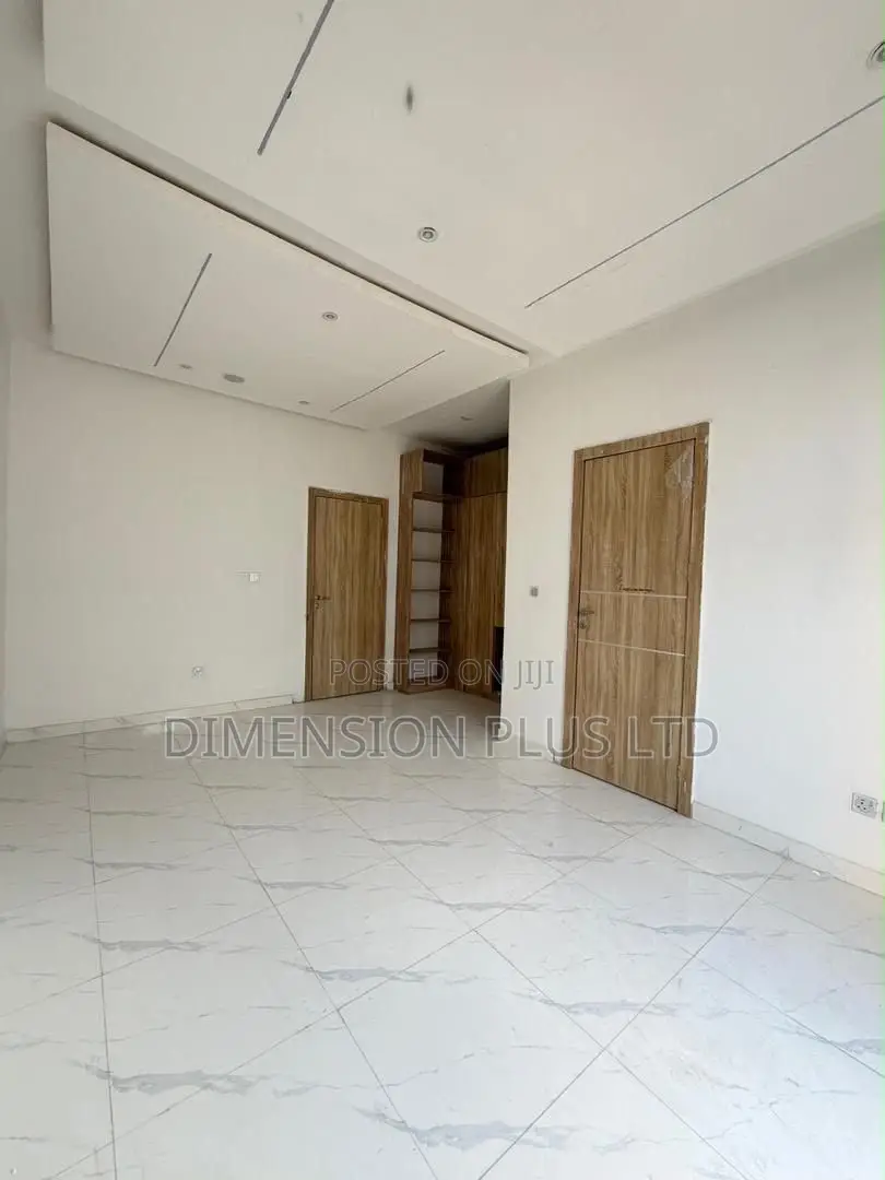 3bdrm Townhouse/Terrace in Abraham Adesanya Estate for sale