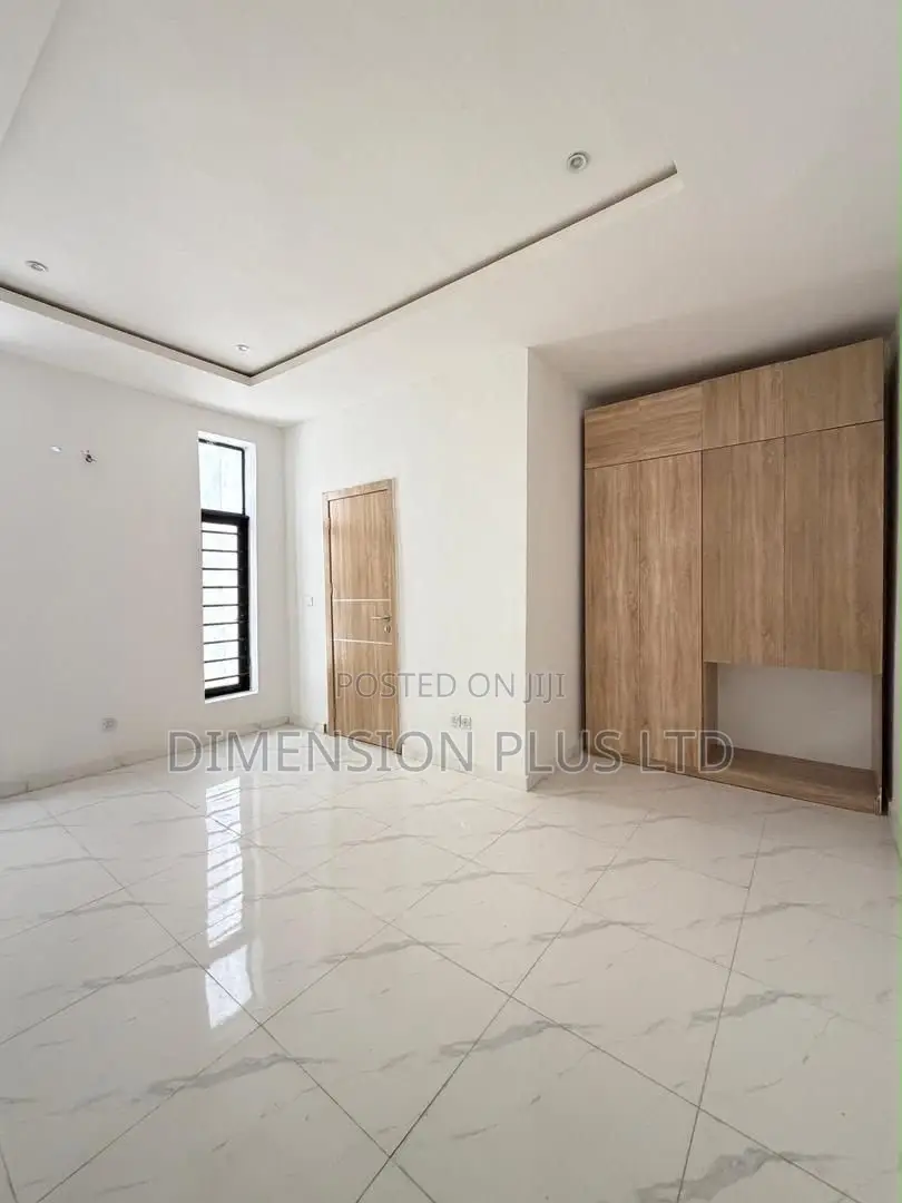 3bdrm Townhouse/Terrace in Abraham Adesanya Estate for sale