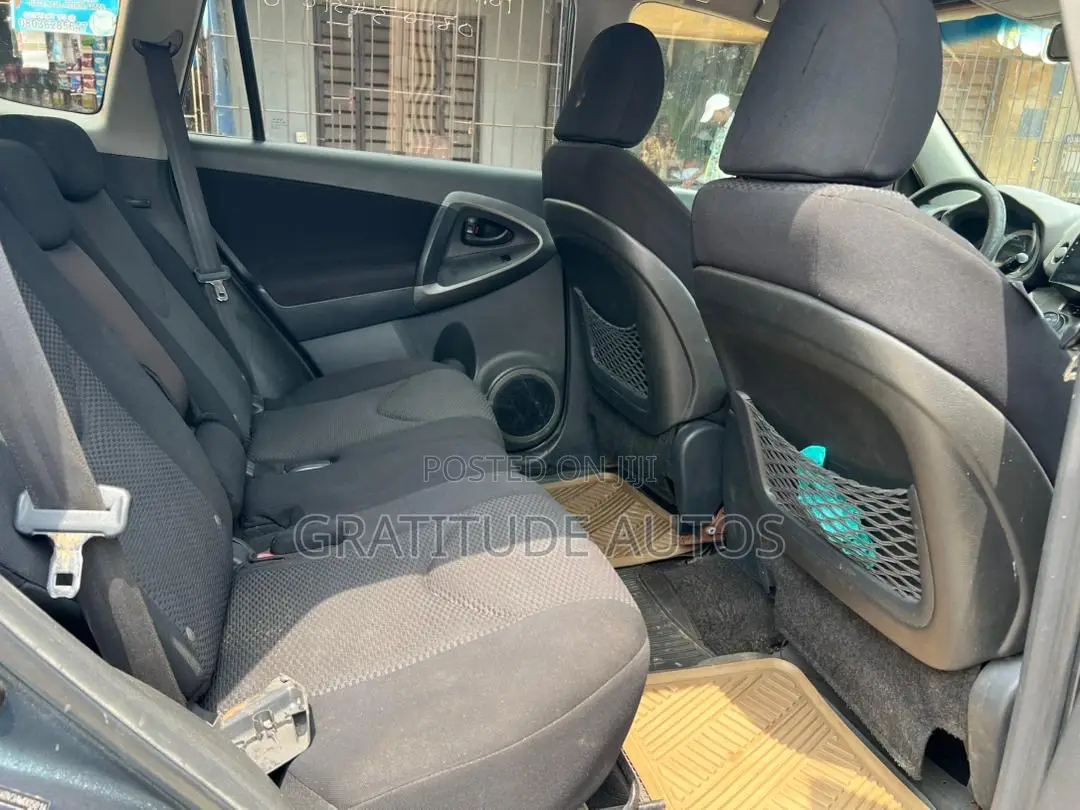 Toyota RAV4 3.5 2010 Blue