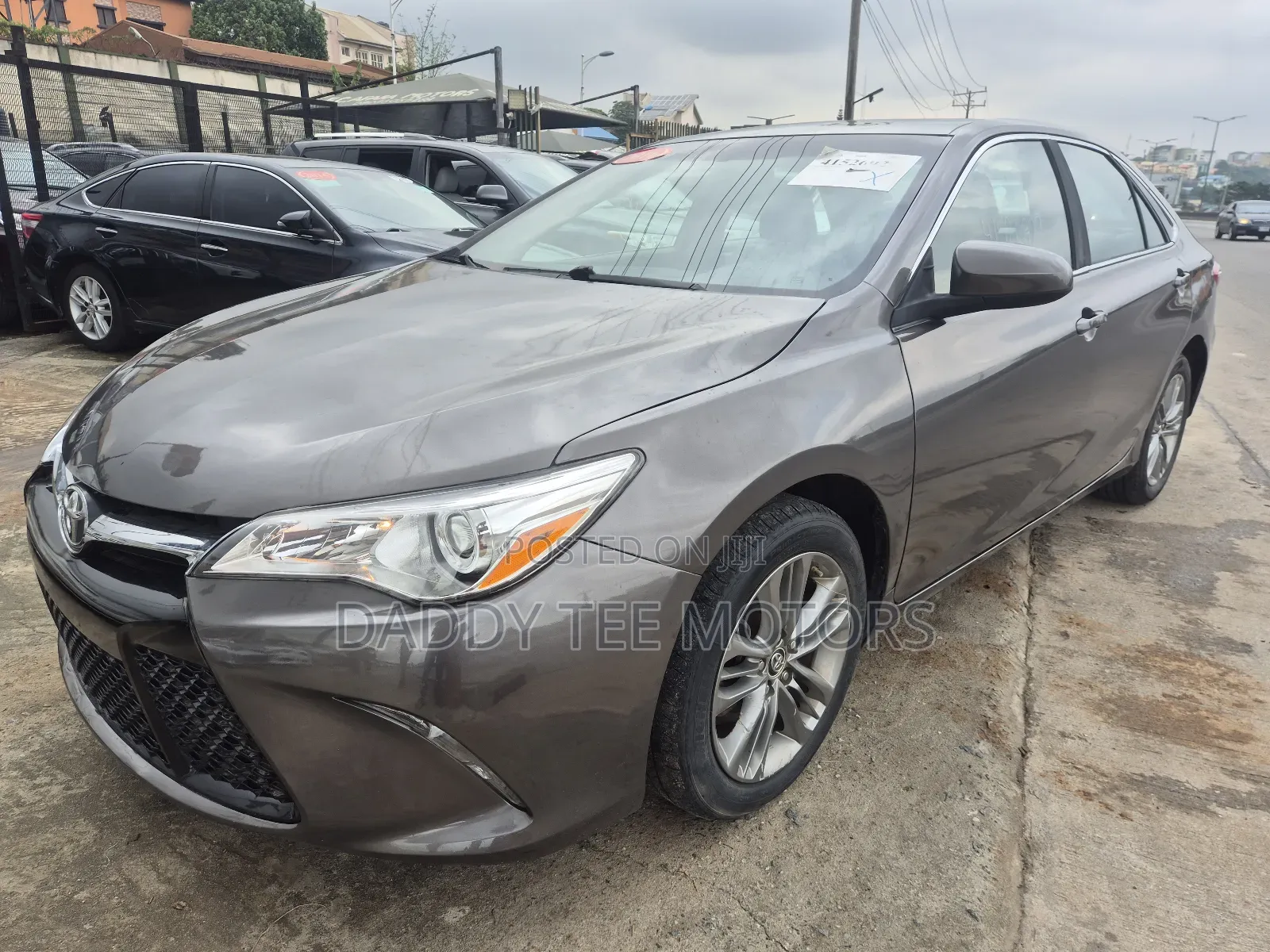 Toyota Camry SE 4dr Sedan (2.5L 4cyl 6A) 2016 Gray