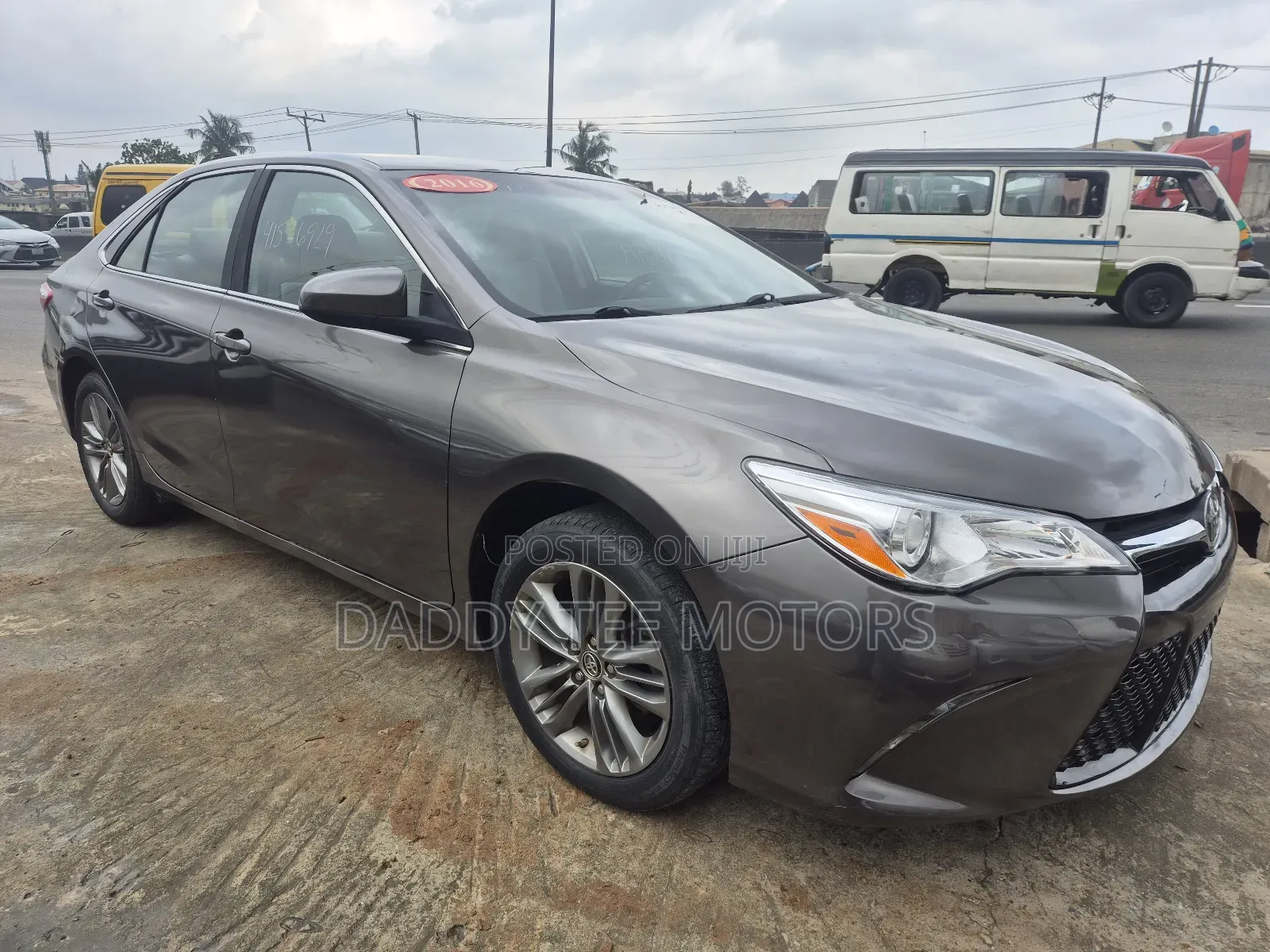 Toyota Camry SE 4dr Sedan (2.5L 4cyl 6A) 2016 Gray