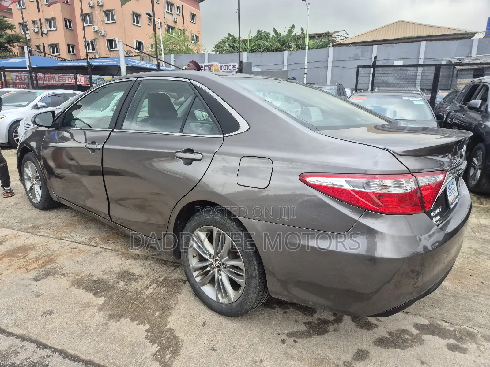 Toyota Camry SE 4dr Sedan (2.5L 4cyl 6A) 2016 Gray