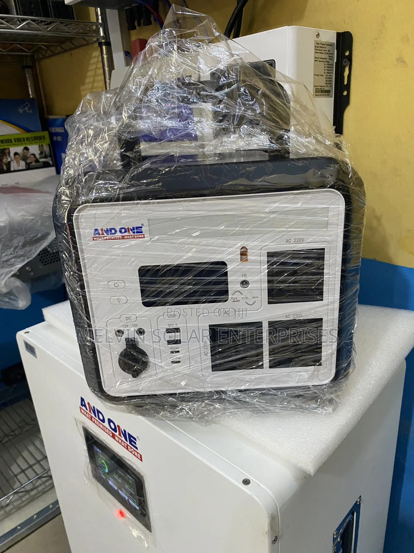 1kwh 1000watts Output All in One Solar Generator Available in Store