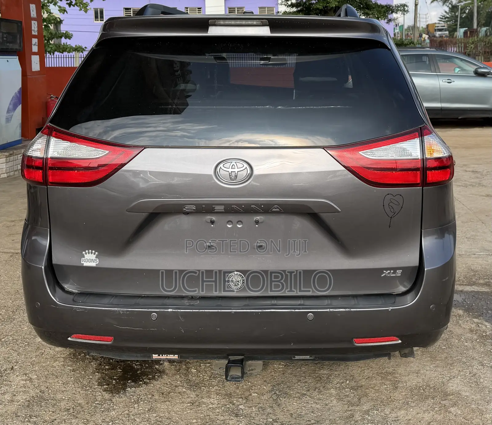 Toyota Sienna XLE Premium 7 Passenger (3.5L 6cyl 8A) 2017 Gray