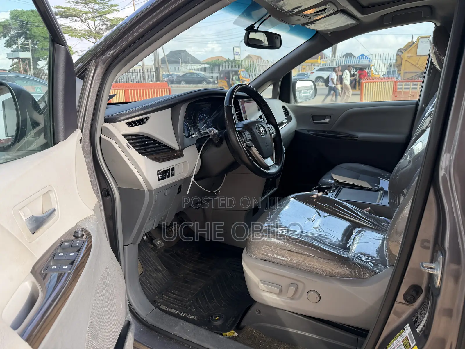 Toyota Sienna XLE Premium 7 Passenger (3.5L 6cyl 8A) 2017 Gray