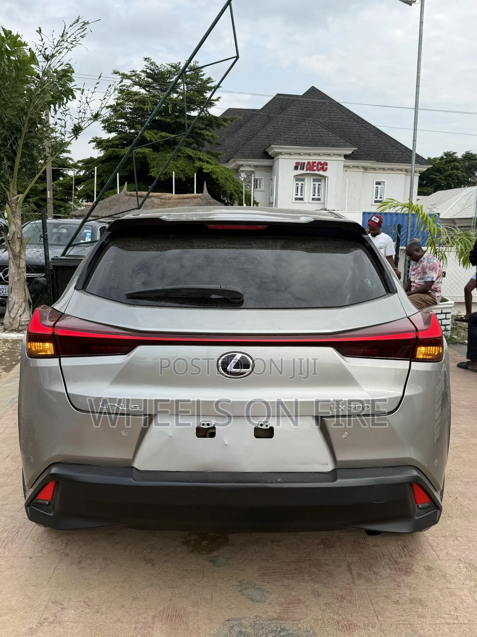 Lexus UX 250h 2021 Brown