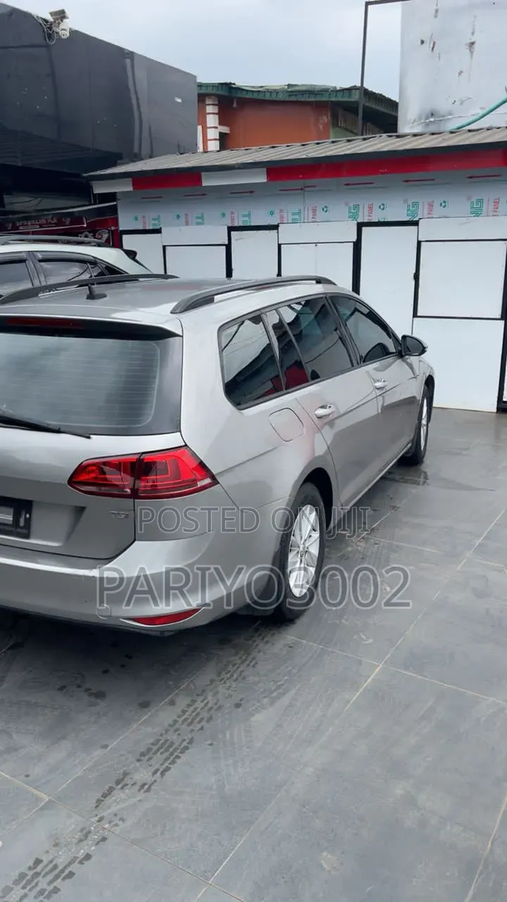 Volkswagen Golf 2016 Silver