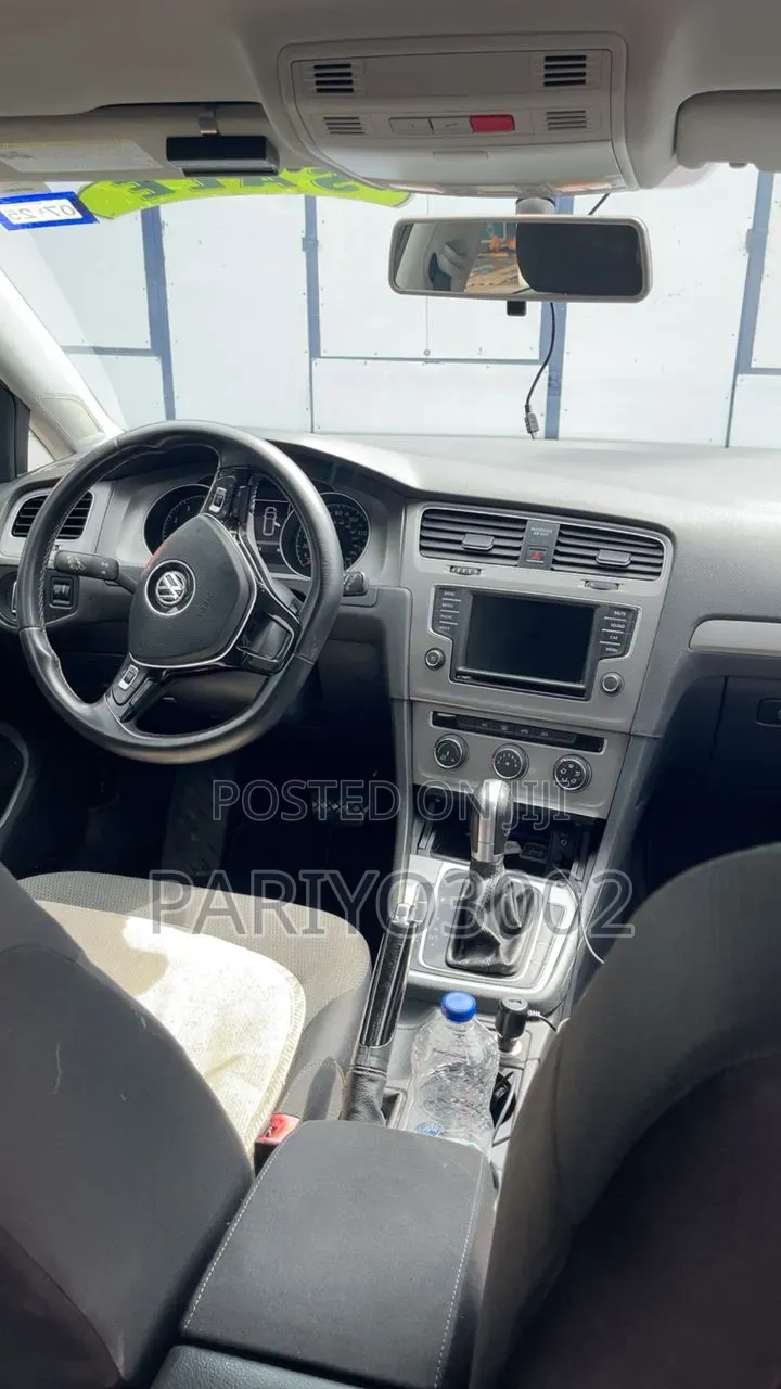 Volkswagen Golf 2016 Silver