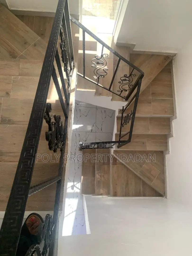 4bdrm Apartment in Carlton Gate Estate, Akobo for rent