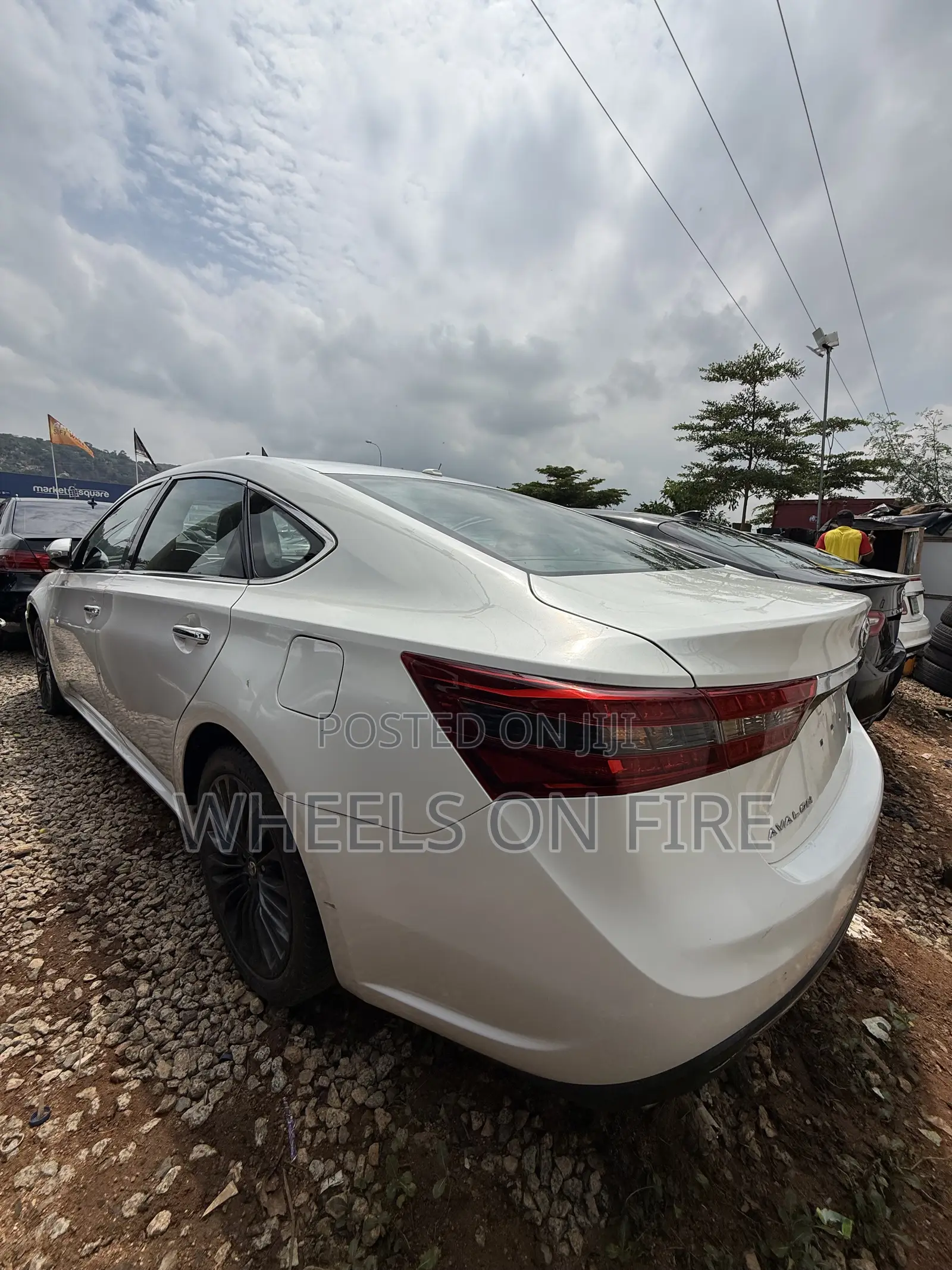 Toyota Avalon Touring (3.5L 6cyl 6A) 2018 White