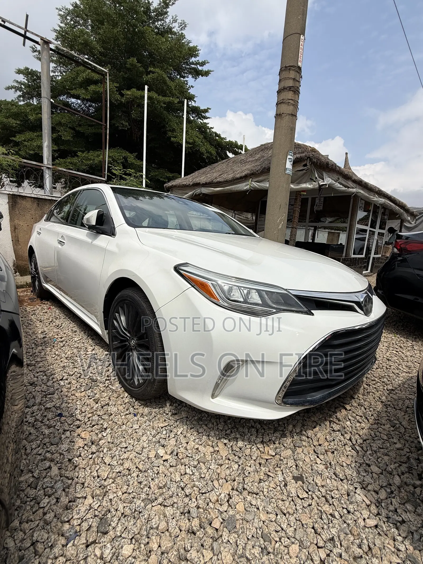 Toyota Avalon Touring (3.5L 6cyl 6A) 2018 White