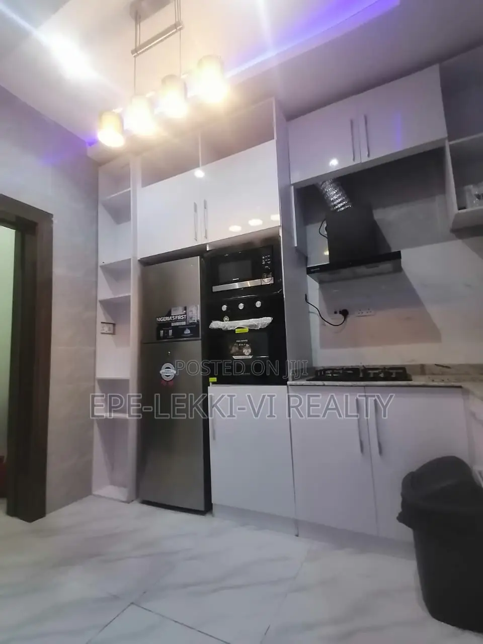3bdrm Block of Flats in Lekki Phase 1 for rent