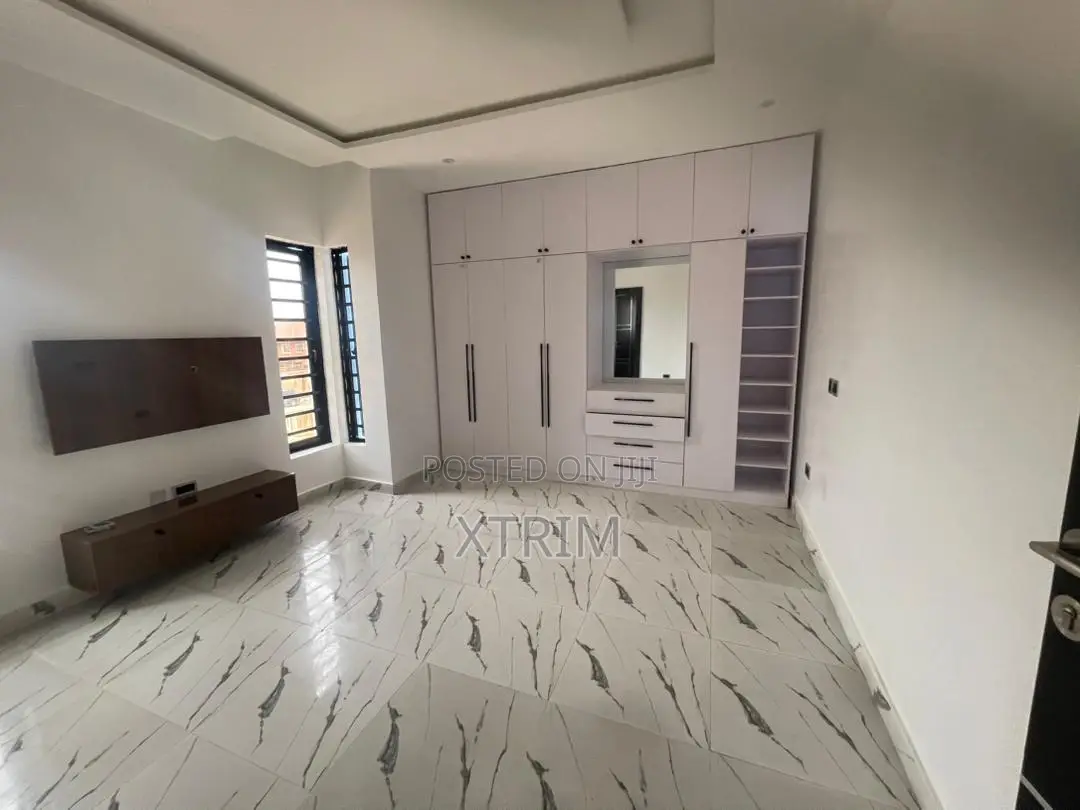 5bdrm Duplex in Magodo Isheri Phase for sale