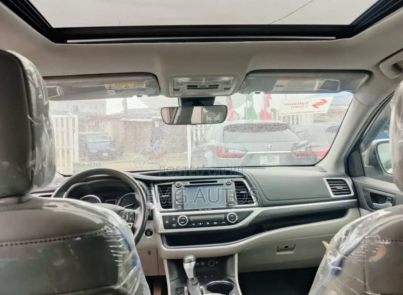 Toyota Highlander Limited 2019 White