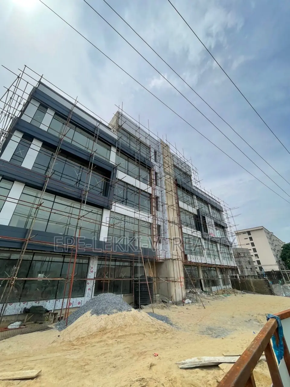 Office Spaces /Showroom for Lease in Lekki Facing Express
