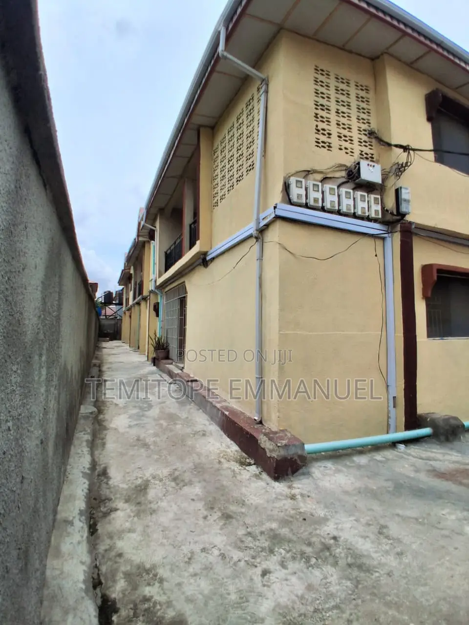 Furnished 18bdrm Block of Flats in Ago Palace for sale