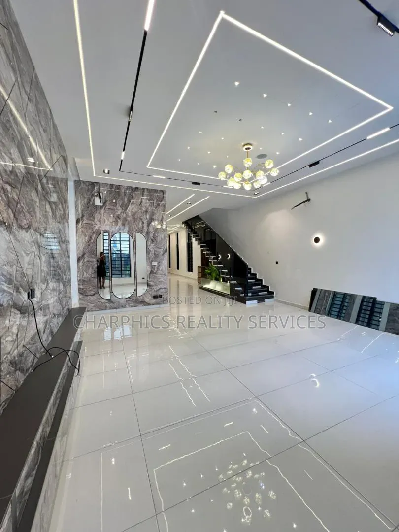 5bdrm Duplex in VGC / Ajah for sale