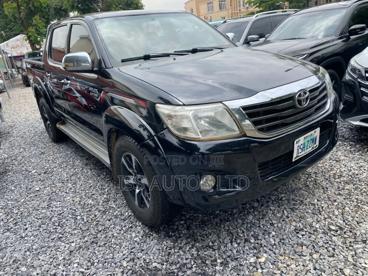 Toyota Hilux SR5 BLACK 4x4 2015 Black