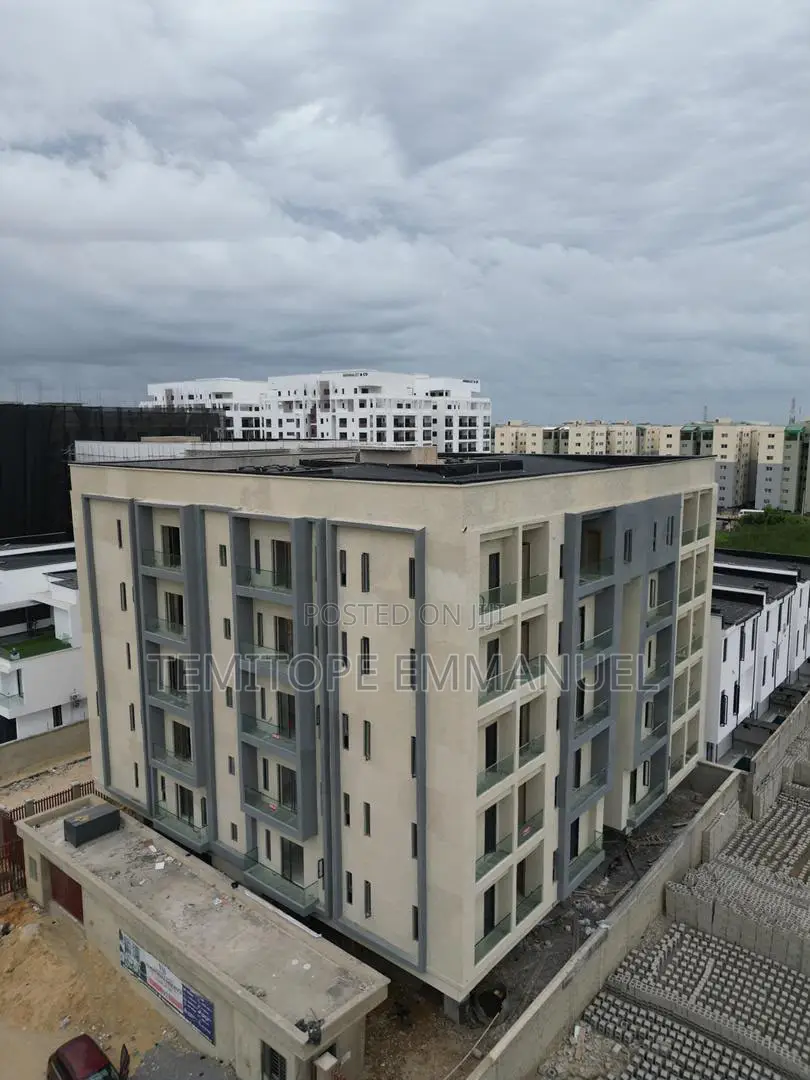 Furnished 1bdrm Apartment in Lekki Phase 1 for sale