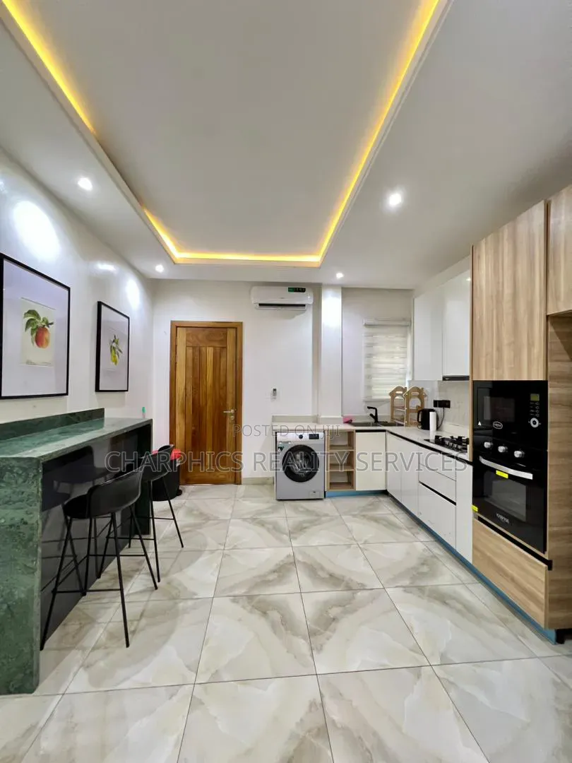 Furnished 2bdrm Apartment in Lekki Phase 1 for sale