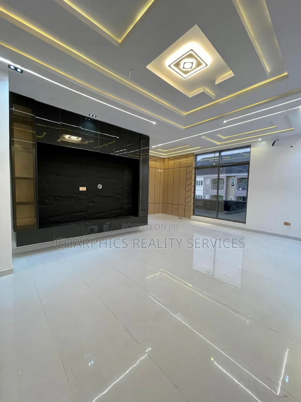 5bdrm Duplex in Lekki Phase 1 for sale