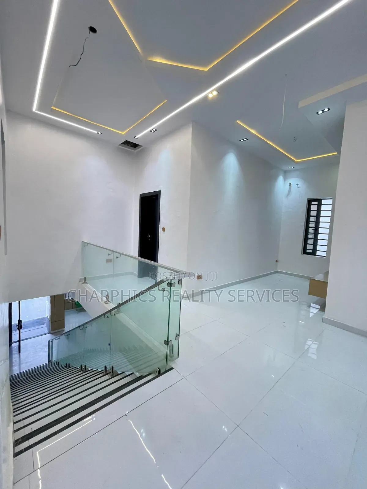 5bdrm Duplex in Lekki Phase 1 for sale
