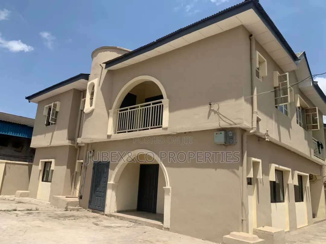 3bdrm Block of Flats in Alishiba Sango Ota for sale