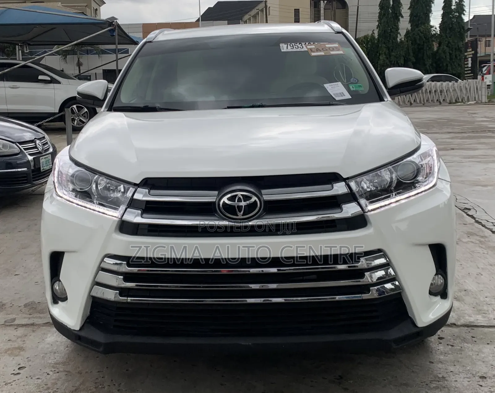 Toyota Highlander XLE 4dr SUV AWD (3.5L 6cyl 6A) 2015 White