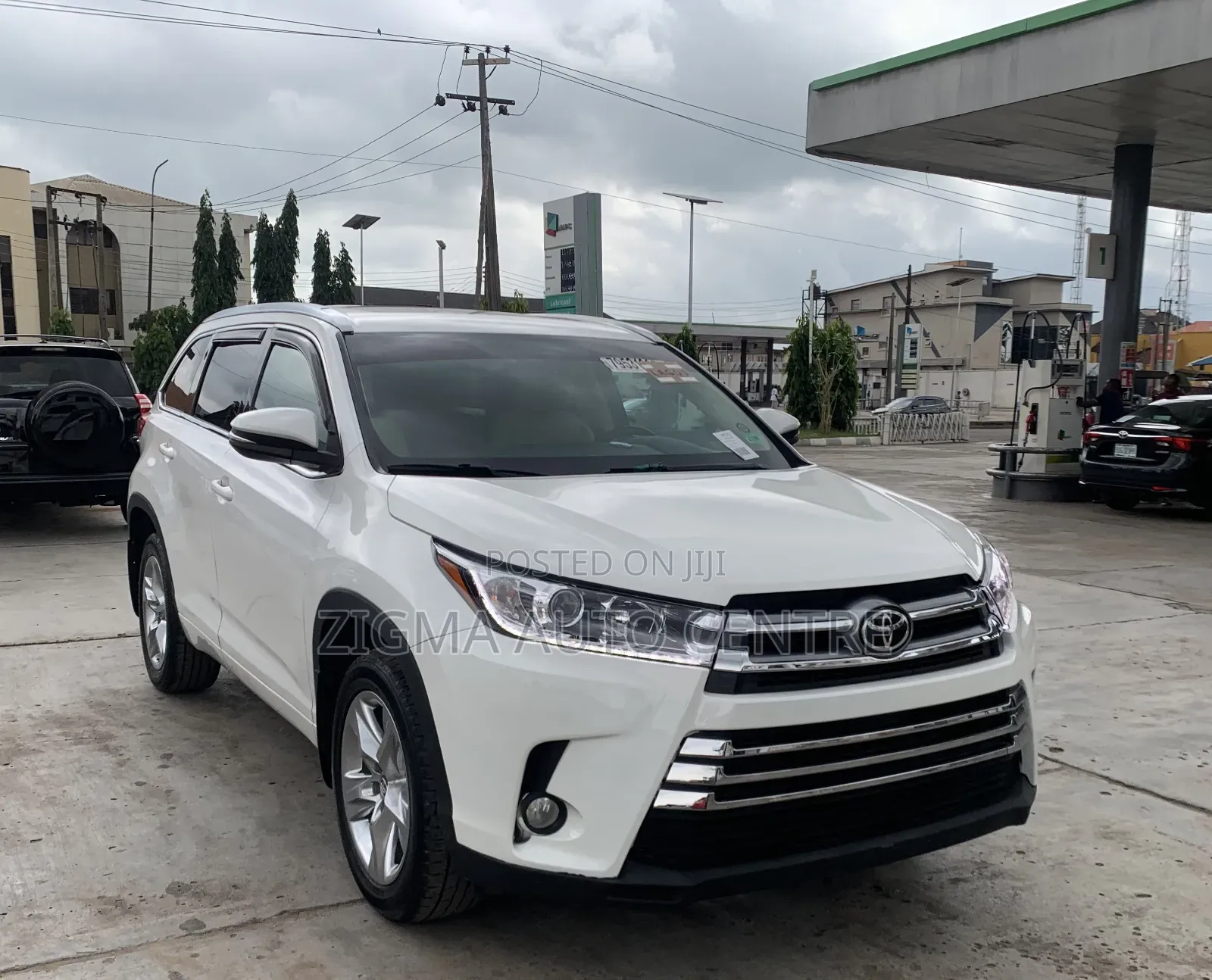 Toyota Highlander XLE 4dr SUV AWD (3.5L 6cyl 6A) 2015 White