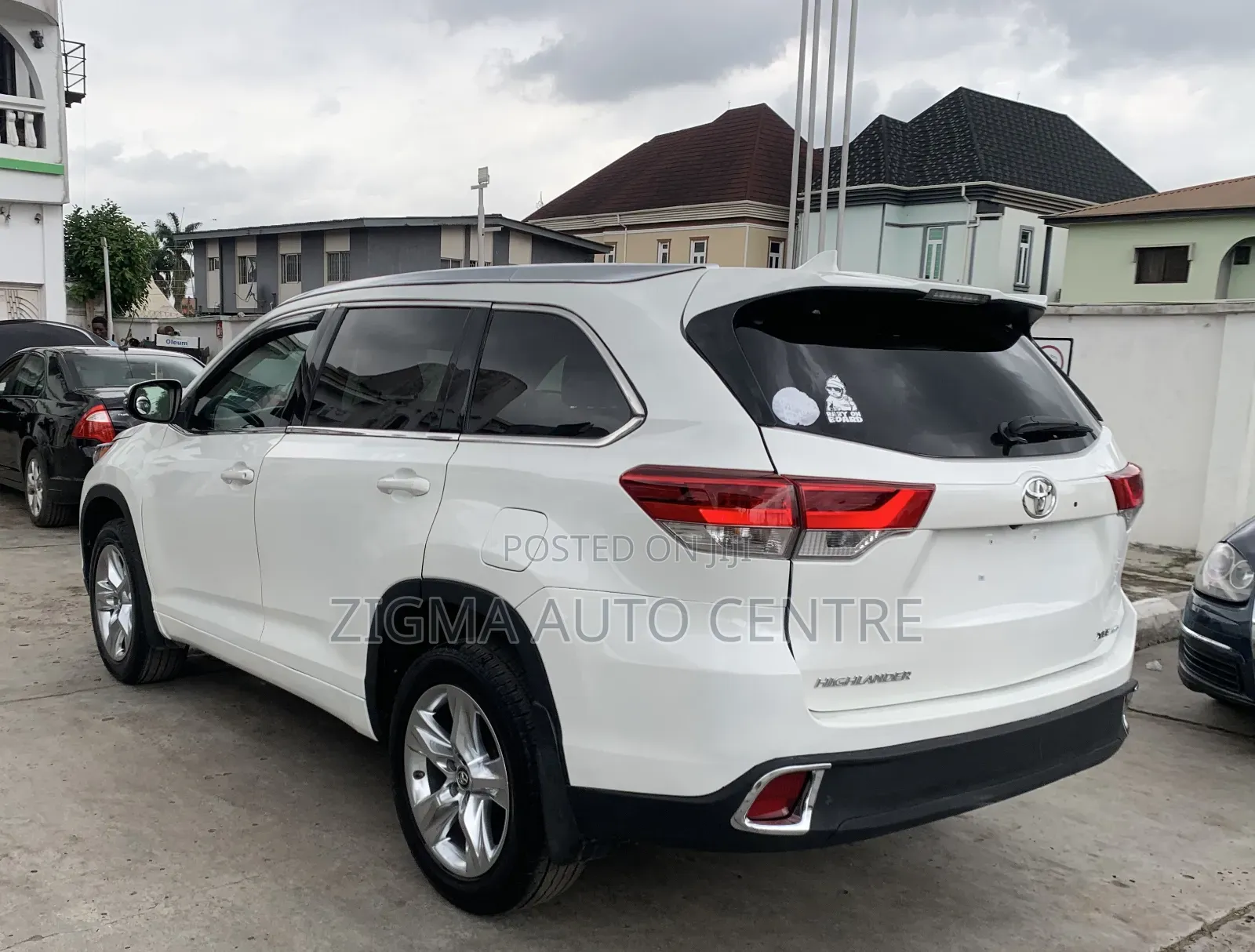 Toyota Highlander XLE 4dr SUV AWD (3.5L 6cyl 6A) 2015 White