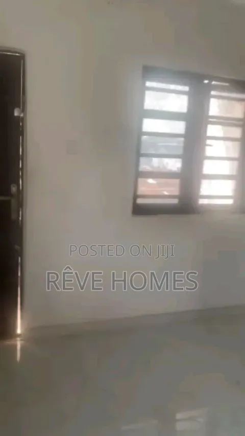 4bdrm Block of Flats in Iwaya for rent