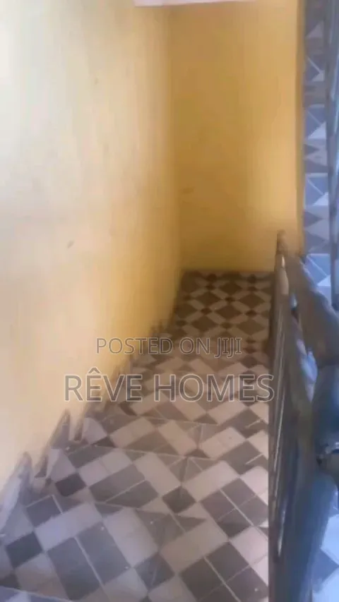 4bdrm Block of Flats in Iwaya for rent