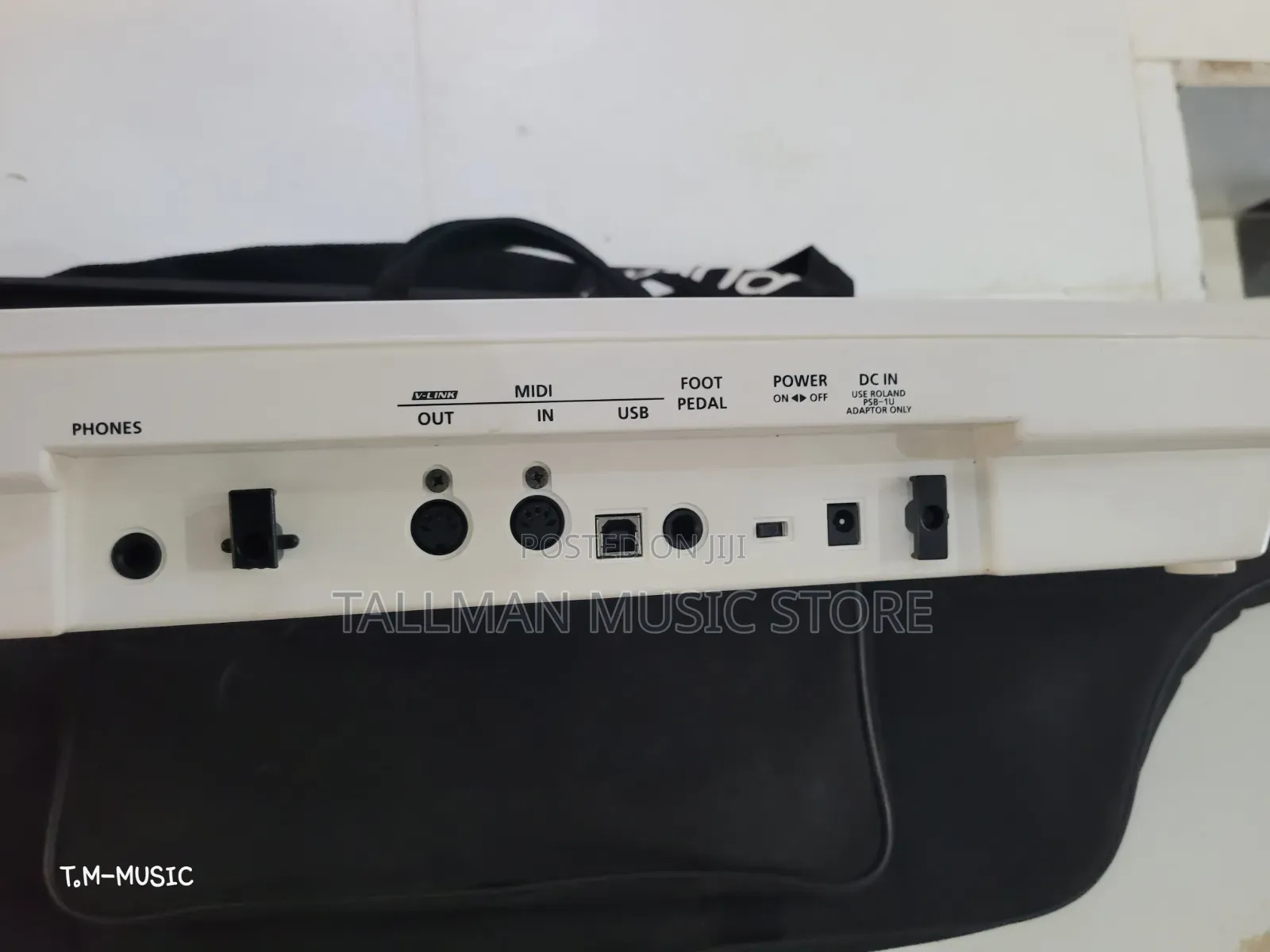 Roland Ax-Synth