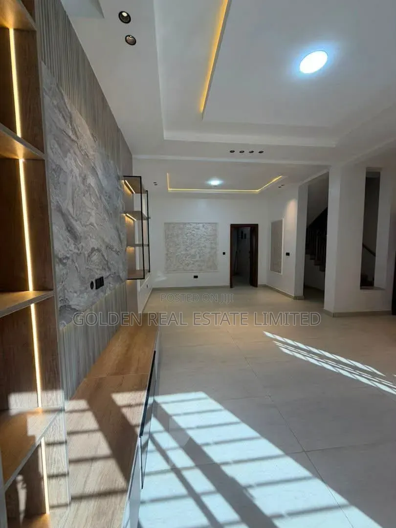 4bdrm Duplex in Guzape District for sale