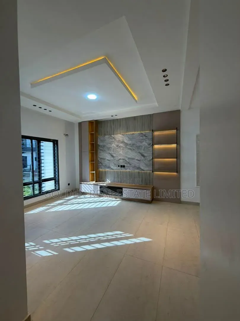 4bdrm Duplex in Guzape District for sale