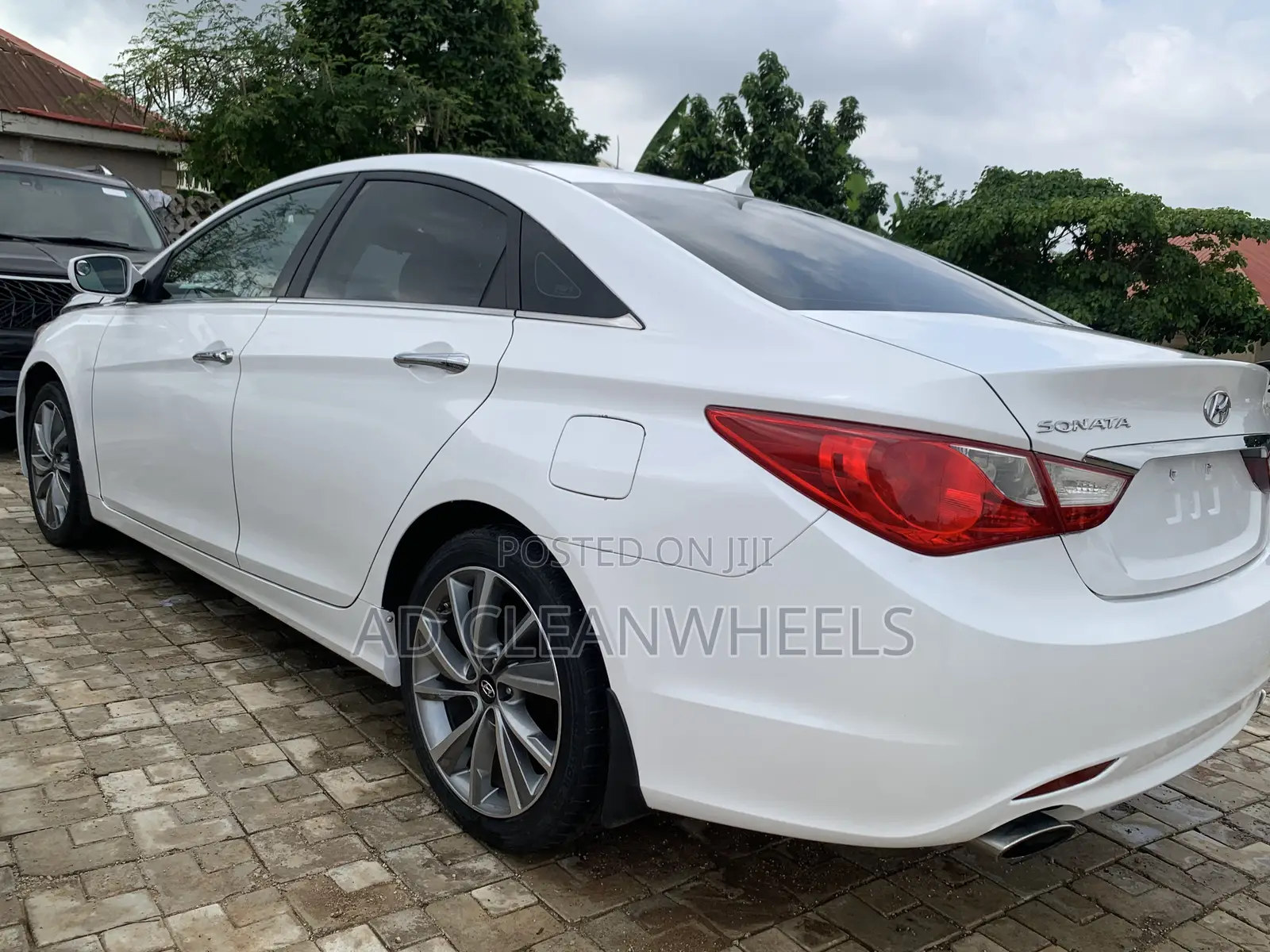 Hyundai Sonata Limited Sedan FWD (2.4L 4cyl 6A) 2012 White