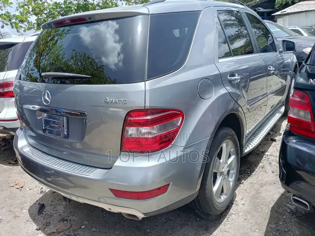 Mercedes-Benz M Class 2011 Gray