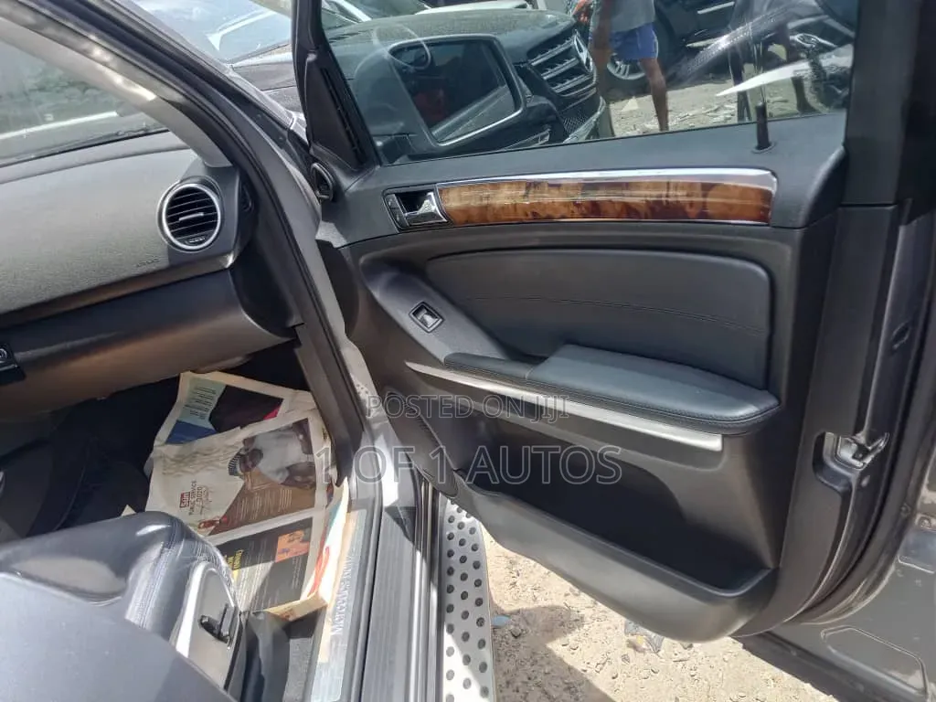 Mercedes-Benz M Class 2011 Gray