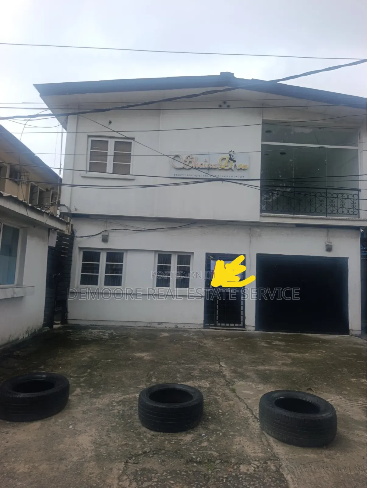 10bdrm Apartment in Awolowo Road, Falomo for sale