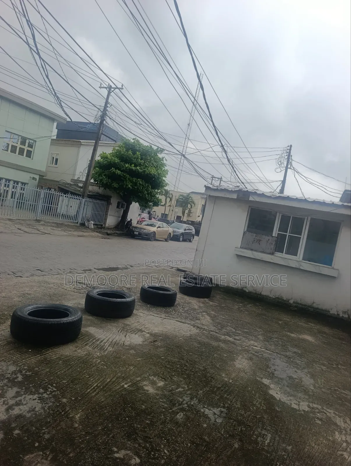 10bdrm Apartment in Awolowo Road, Falomo for sale