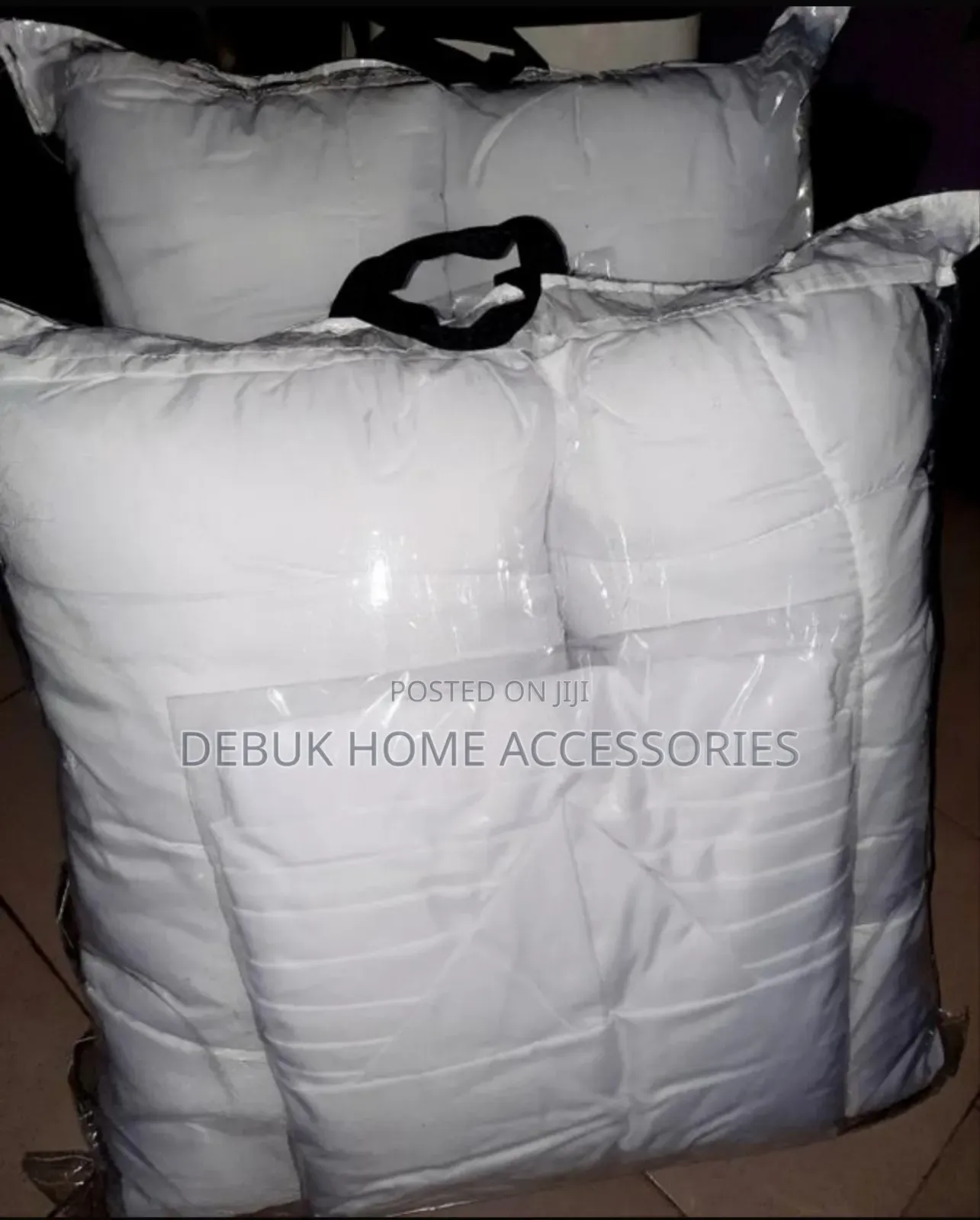 7 by 7 Duvet Set (Grey White Colour)