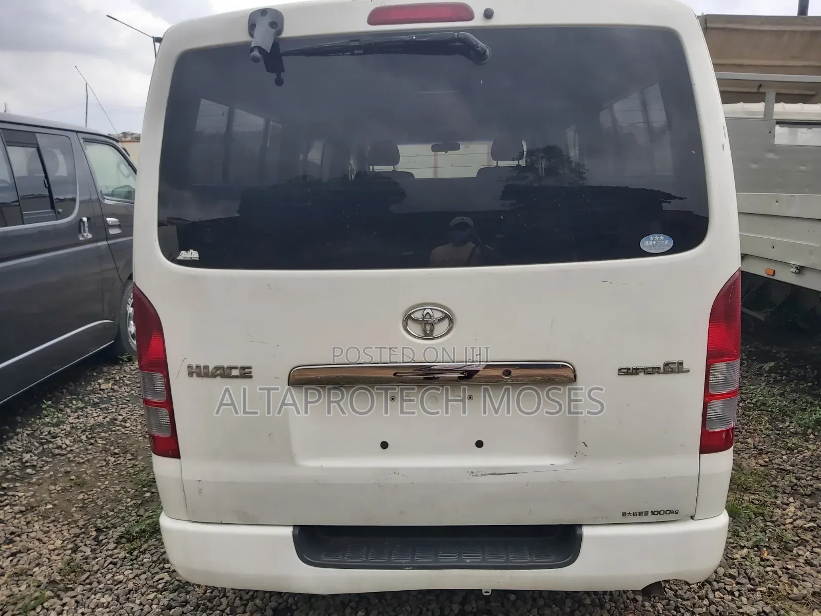 Toyota HiAce 2014 White