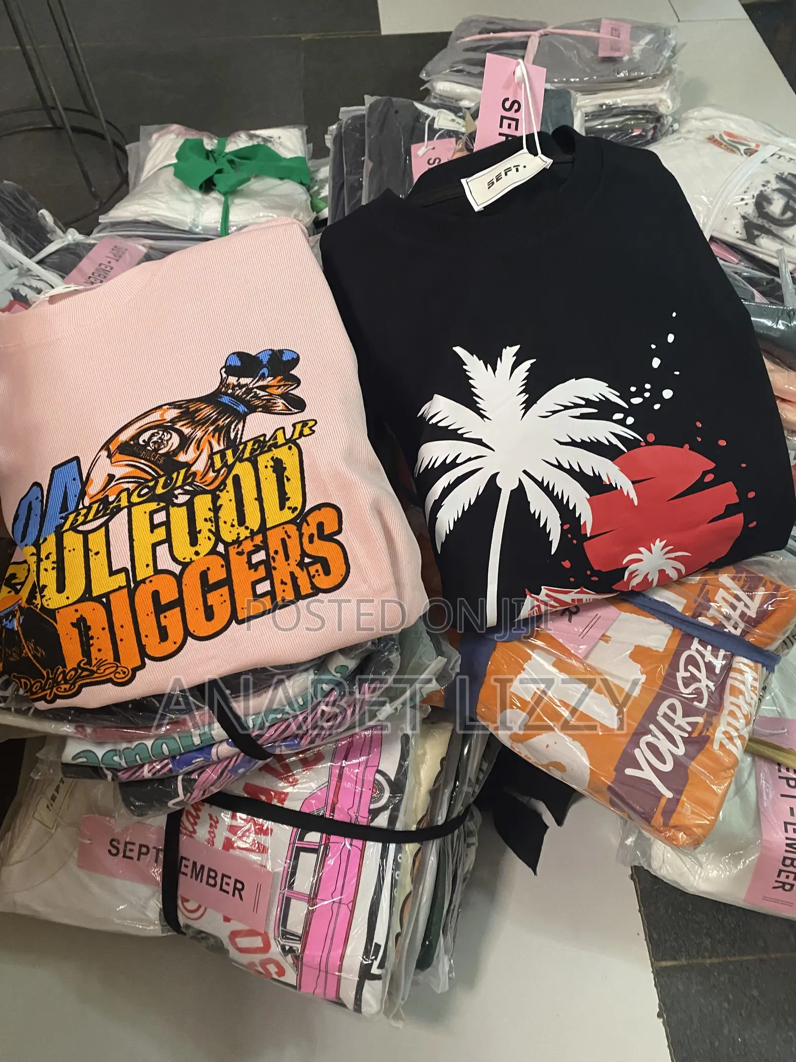100% Cotton Tshirt Available in Bounds and Retail by 10