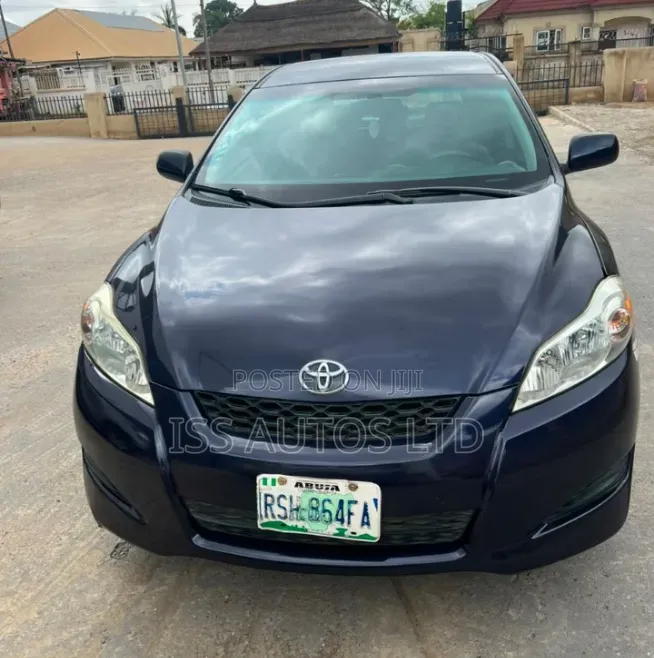 Toyota Matrix XRS Hatchback FWD (2.4L 4cyl 5A) 2010 Blue